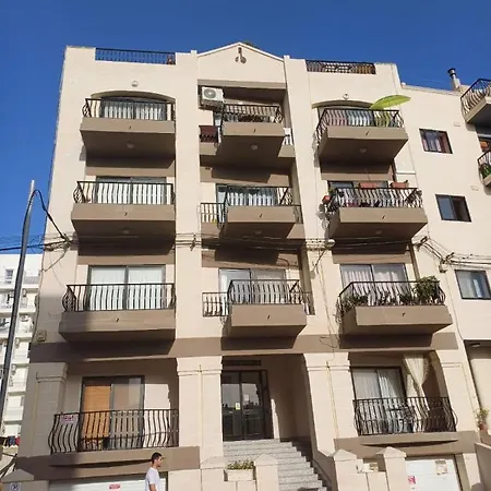 Modern Private In An Проживание в семье Сент-Полс-Бей